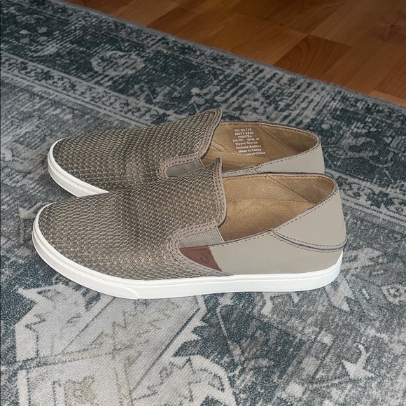 Olukai women’s Pehuea Casual Slip-On Shoes in tan size 7 - Picture 2 of 10